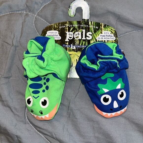 Nwt pals mismatched 12-18m booties snake and dinosaur - Picture 1 of 3